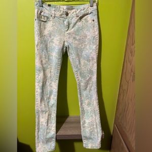 Lauren Conrad cream skinny jeans with light color floral pattern